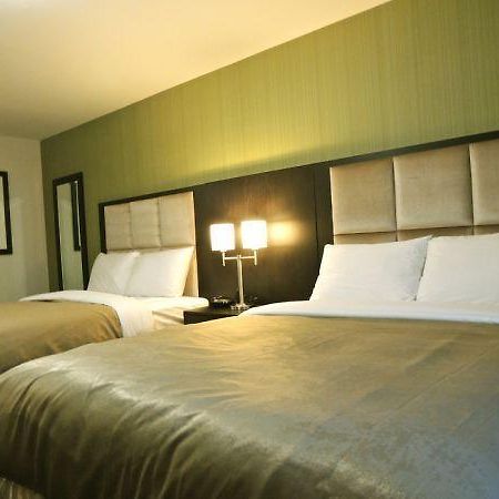 Western Star Inn And Suites Carlyle Buitenkant foto