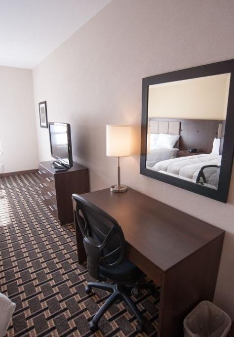 Western Star Inn And Suites Carlyle Buitenkant foto
