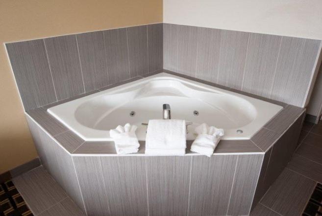 Western Star Inn And Suites Carlyle Buitenkant foto