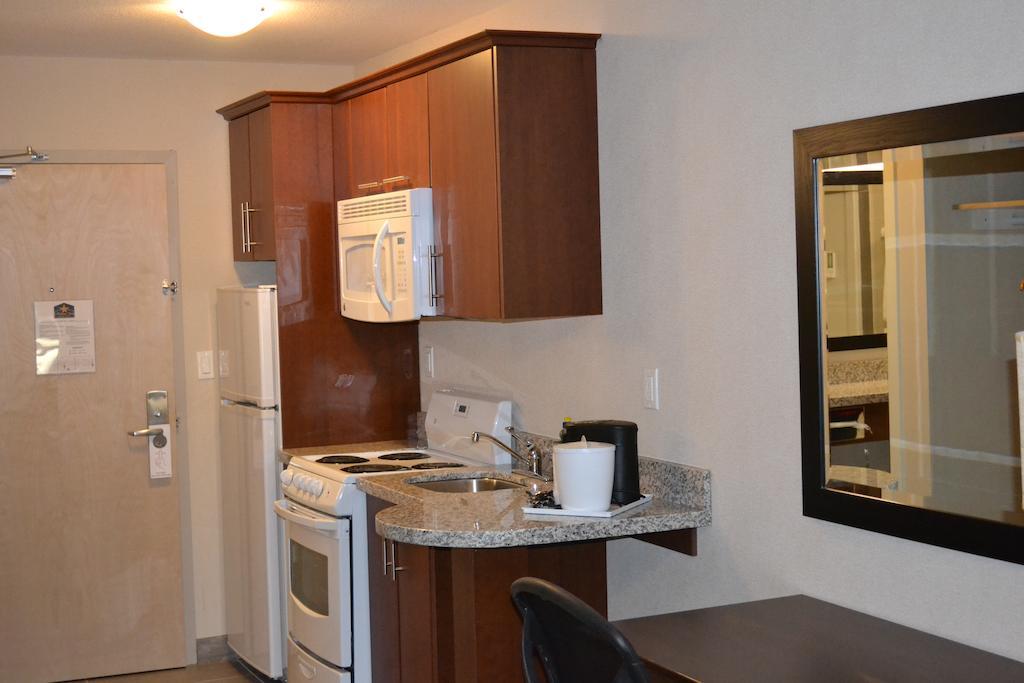 Western Star Inn And Suites Carlyle Buitenkant foto